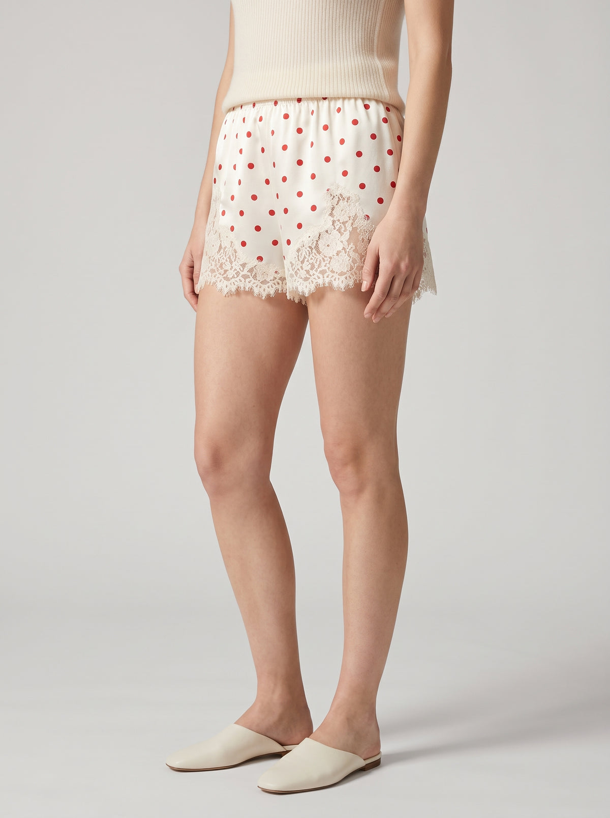 Short Lucy en satin à pois bordé de dentelle - Blanc/Rouge