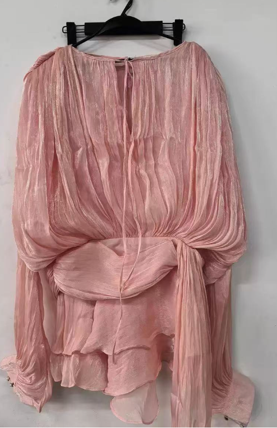 Robe Courte Satinée Asymétrique à Volants