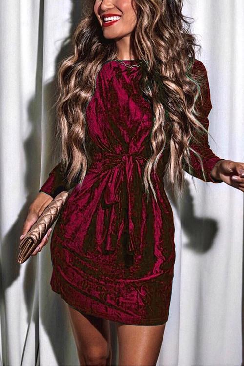 Robe Courte en Velours, Nœud Noué