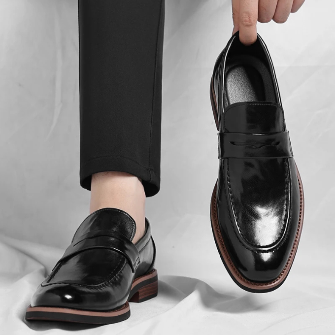 Les chaussures en cuir Metro classiques