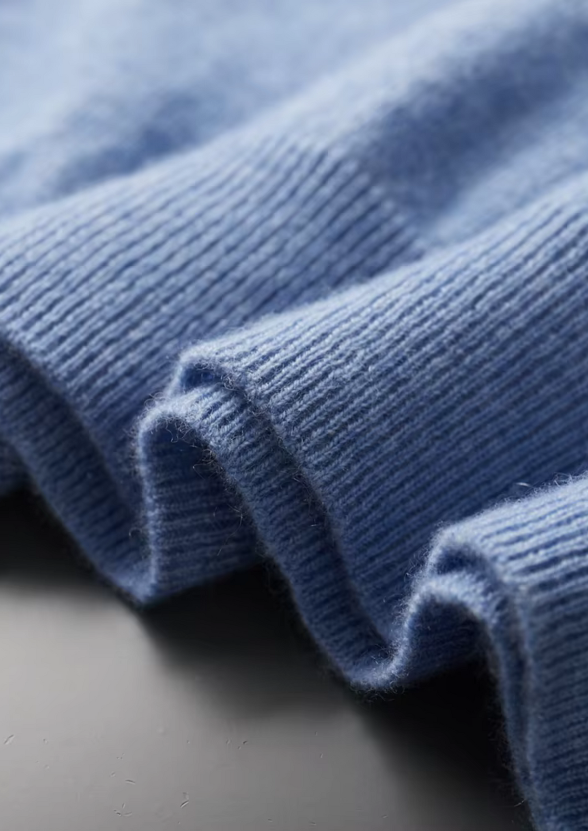 T-Shirt col montant en cachemire premium bleu clair