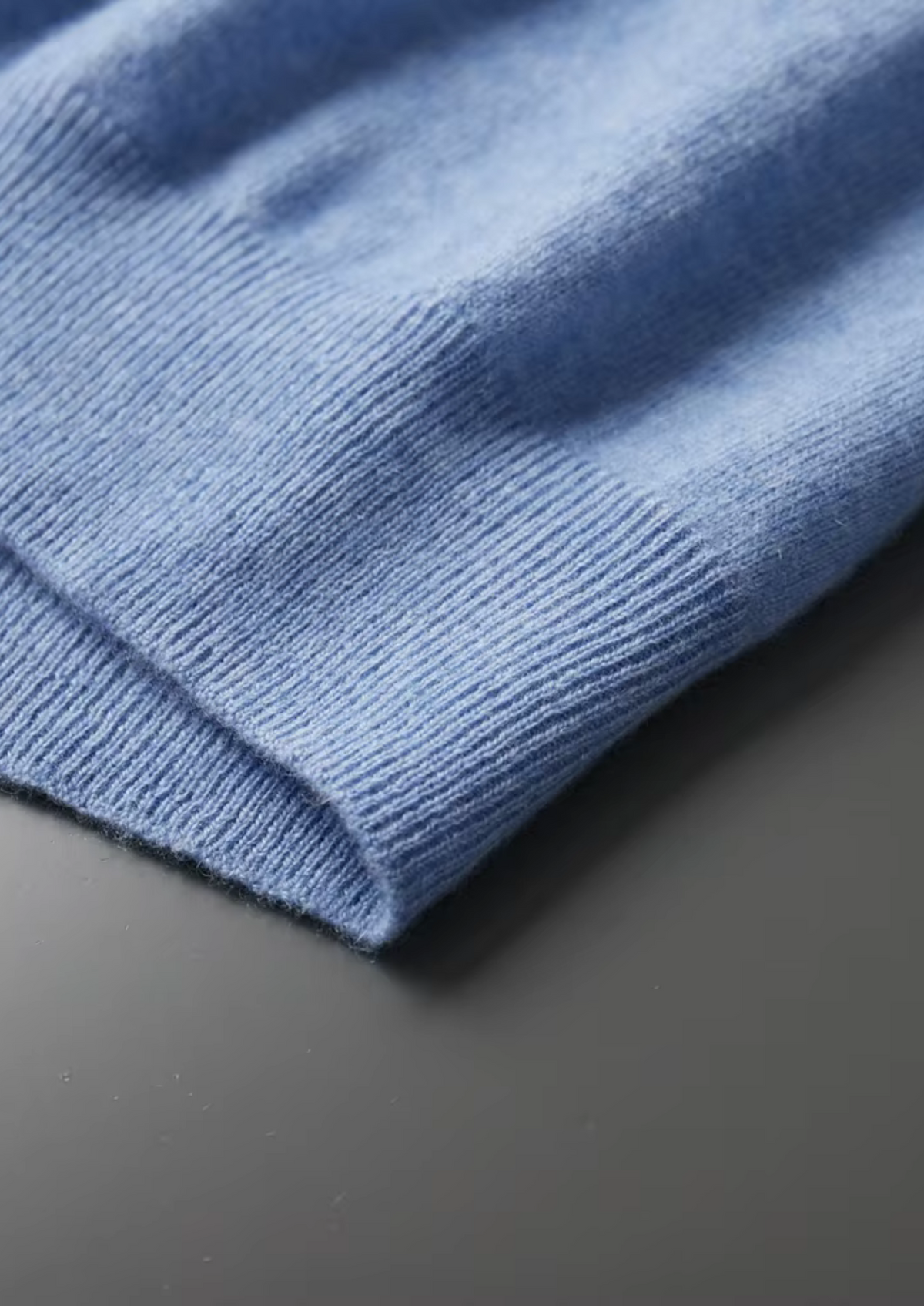 T-Shirt col montant en cachemire premium bleu clair