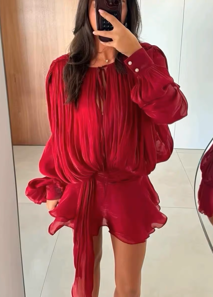 Robe Courte Satinée Asymétrique à Volants
