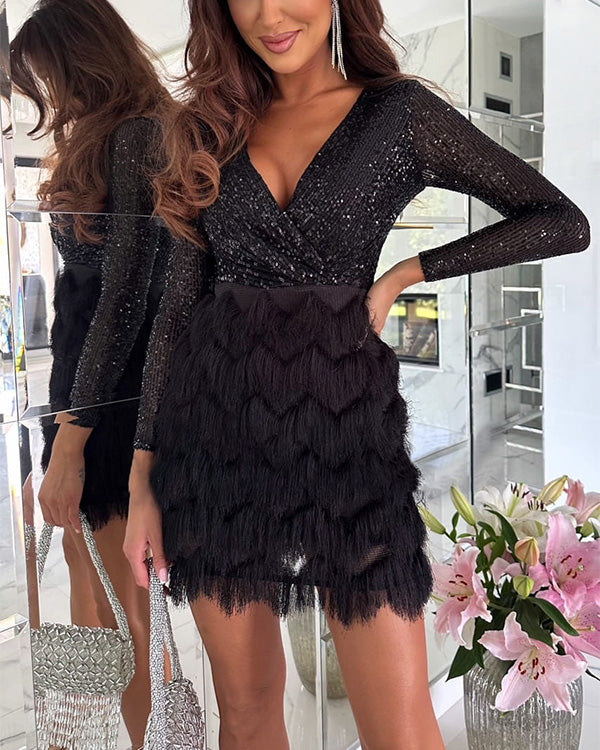 Robe Courte de Soirée Col en V, Sequins et Pompons