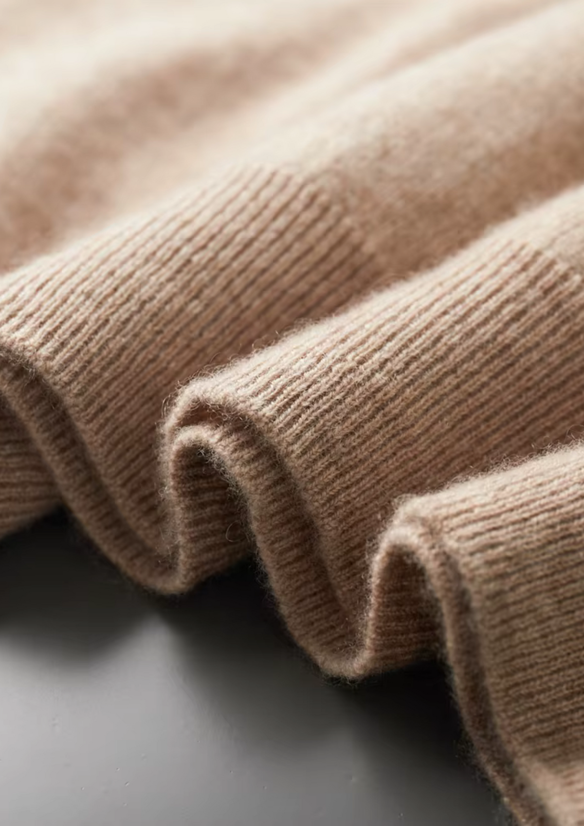 T-Shirt col montant en cachemire premium beige clair