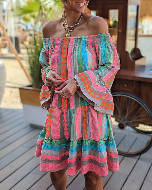 Robe Épaules Tombantes, Manches Évasées