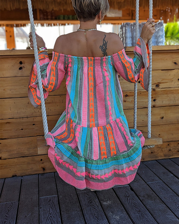 Robe Épaules Tombantes, Manches Évasées