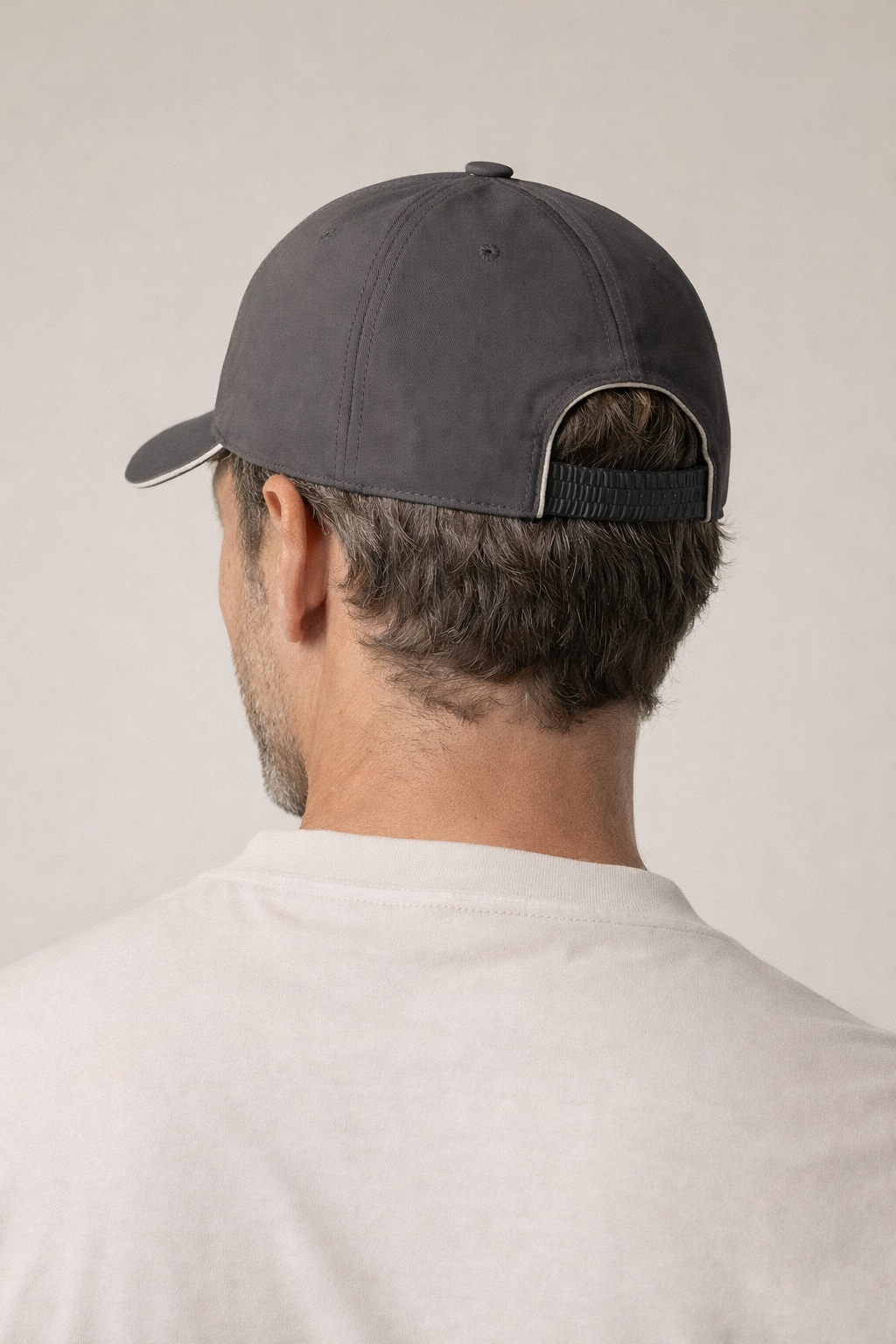 Casquette Riviera Vert Olive Foncé — portée