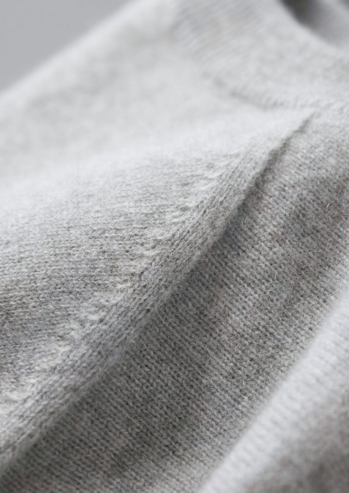 T-Shirt col rond classique en cachemire premium gris clair