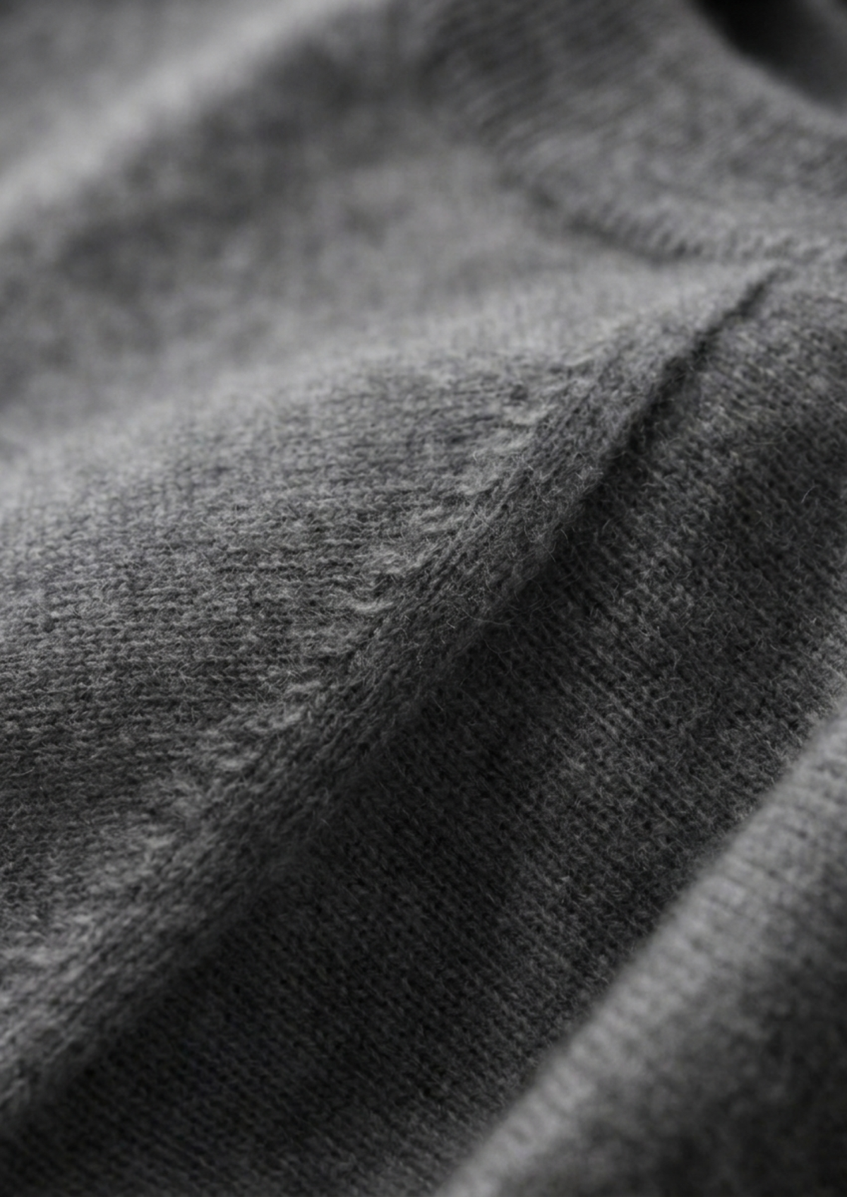 T-Shirt col rond classique en cachemire premium gris foncé