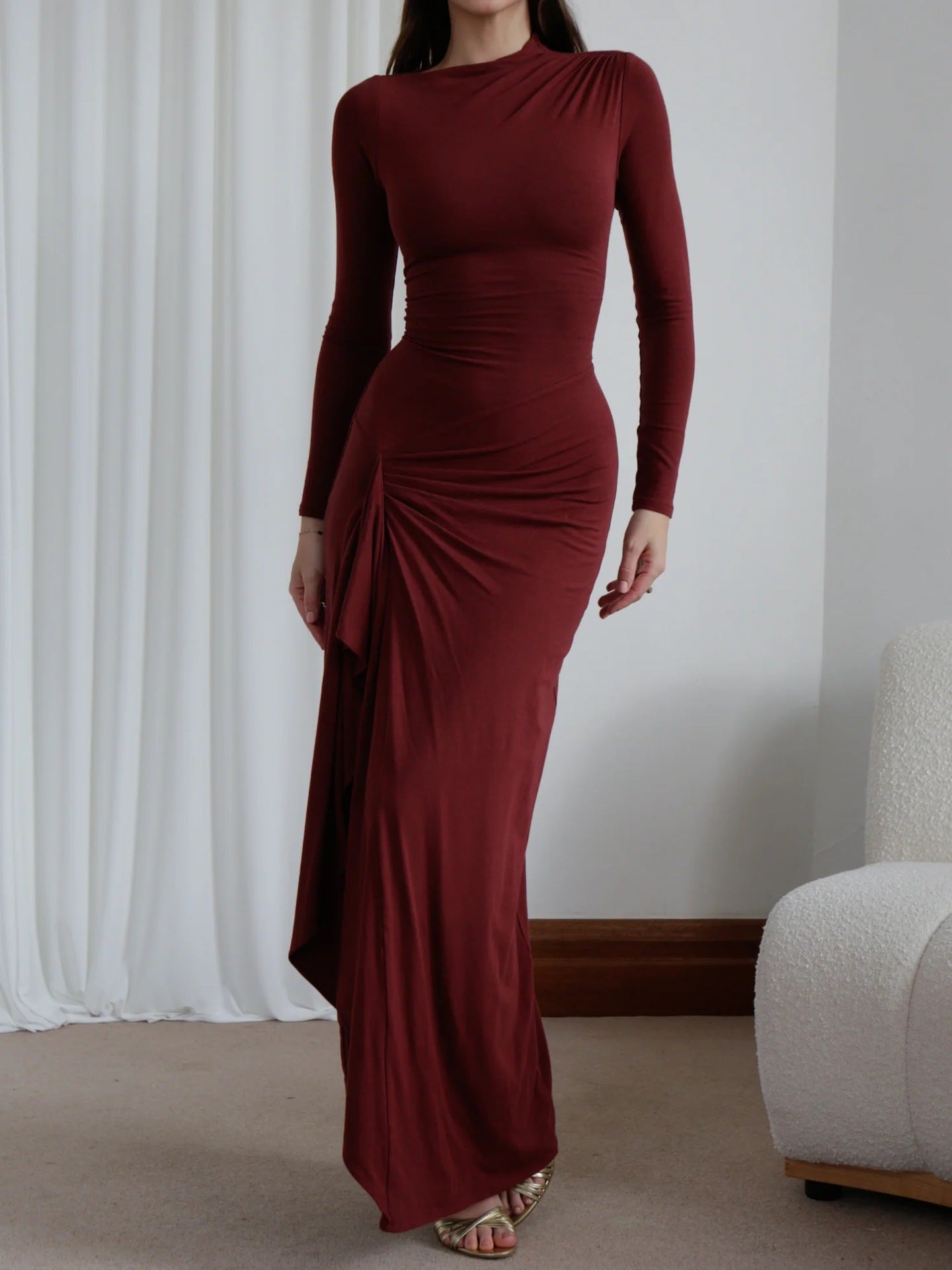 Robe Longue Drapée, Col Rond