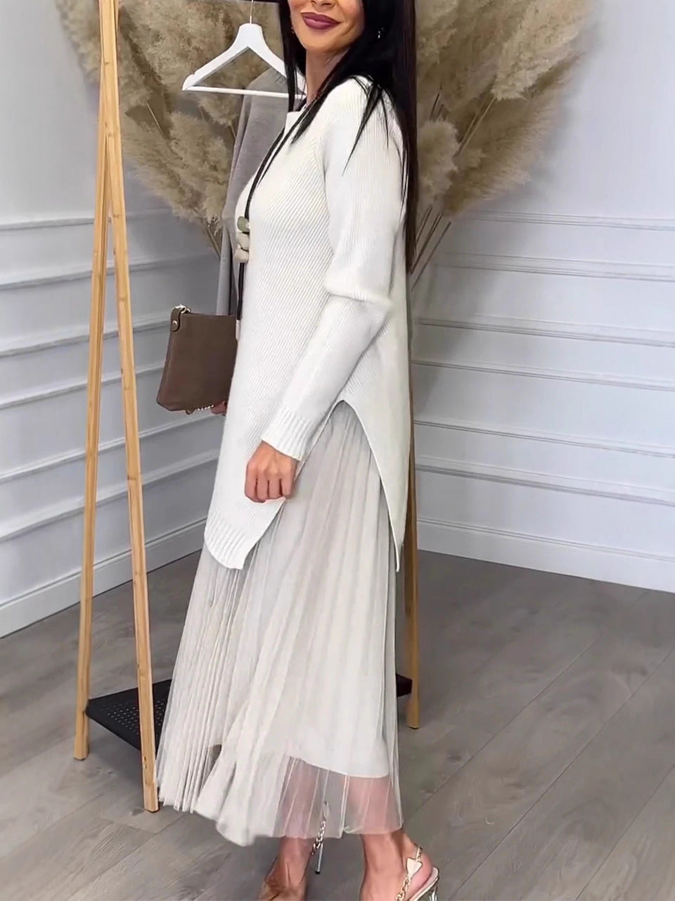 Ensemble Pull Asymétrique et Robe Plissée en Tulle