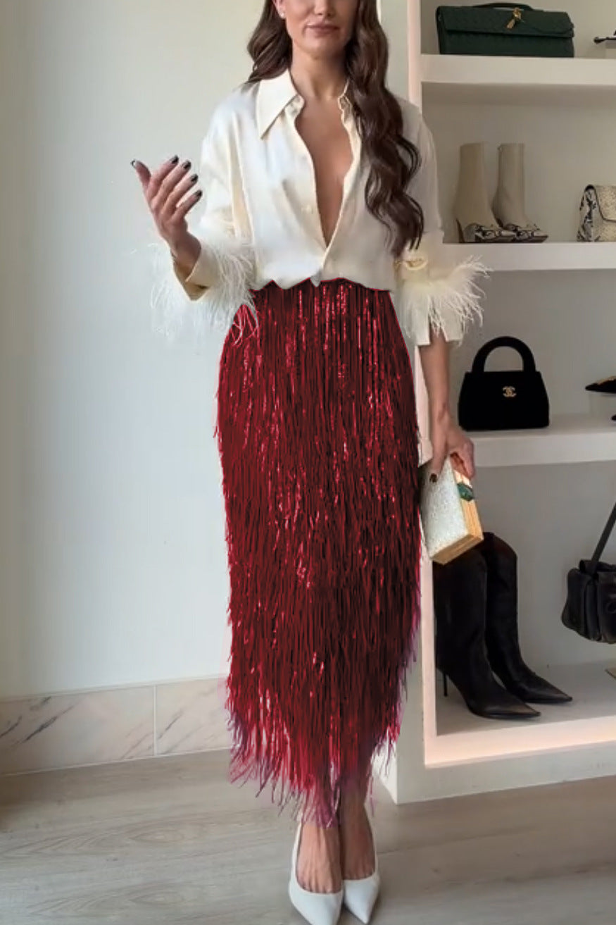Ensemble Chemise à Plumes et Jupe à Pompons