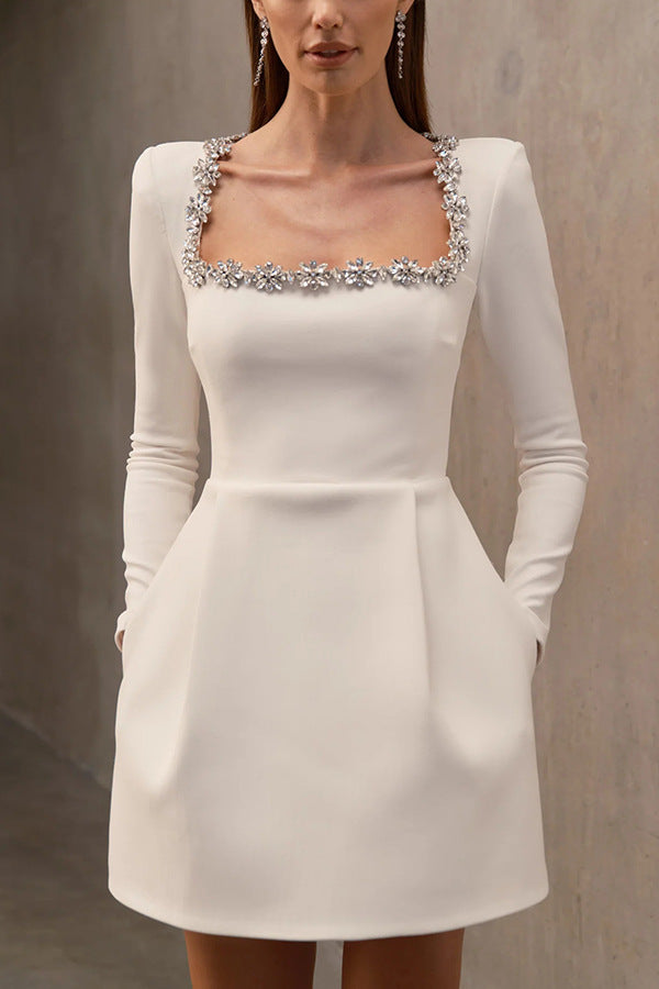 Robe Courte en Velours, Col Strass
