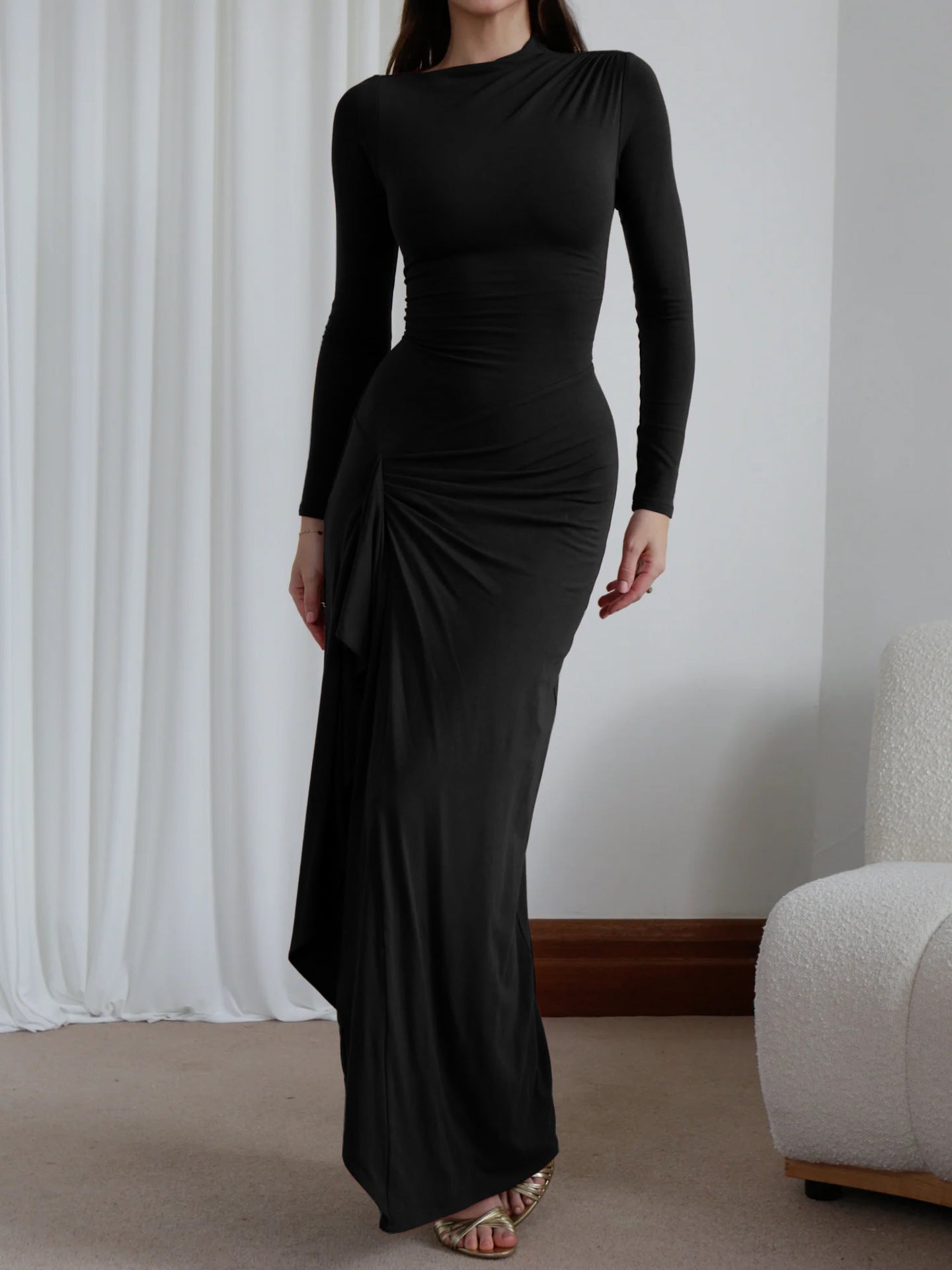 Robe Longue Drapée, Col Rond