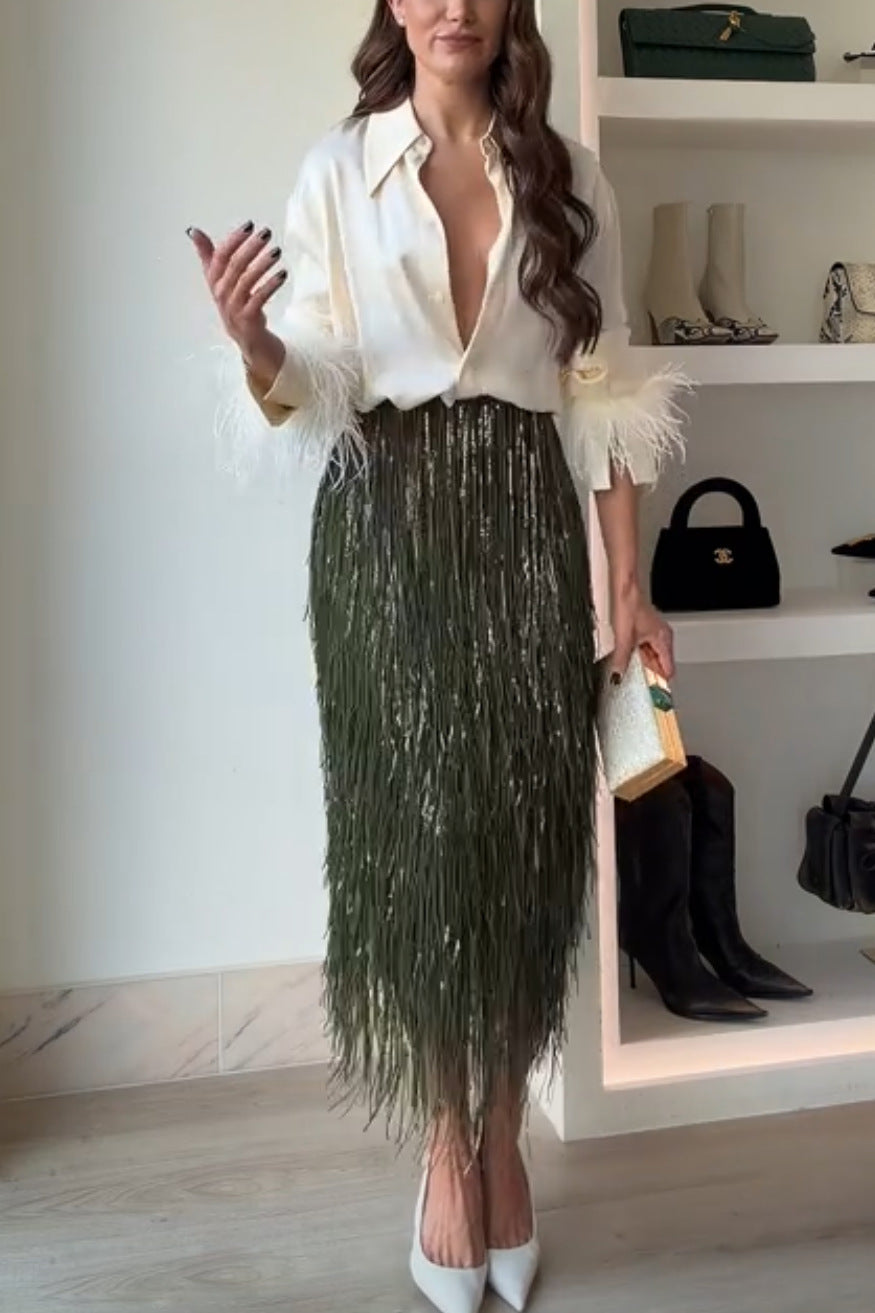 Ensemble Chemise à Plumes et Jupe à Pompons