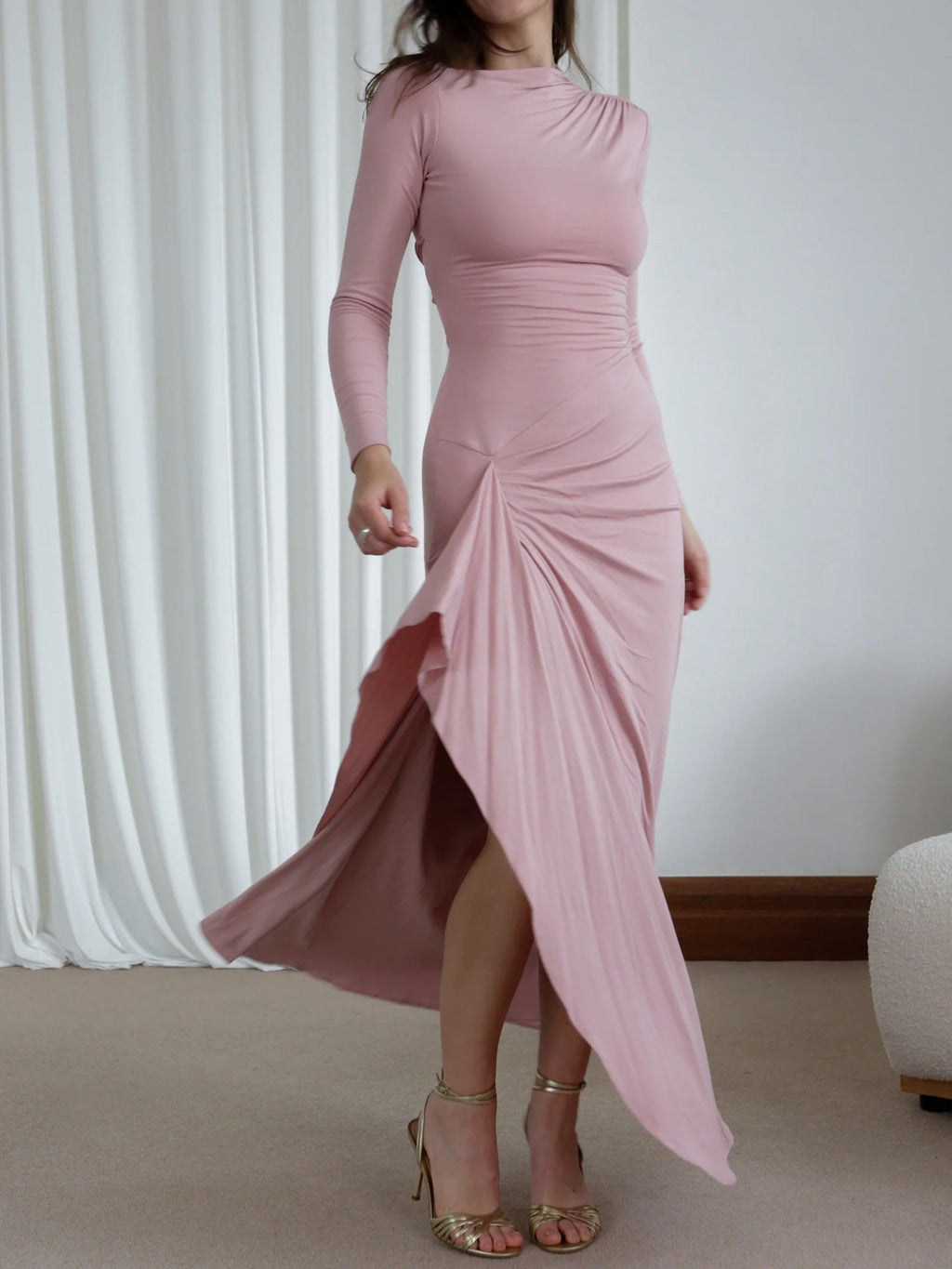 Robe Longue Drapée, Col Rond