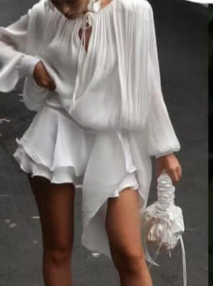 Robe Courte Satinée Asymétrique à Volants