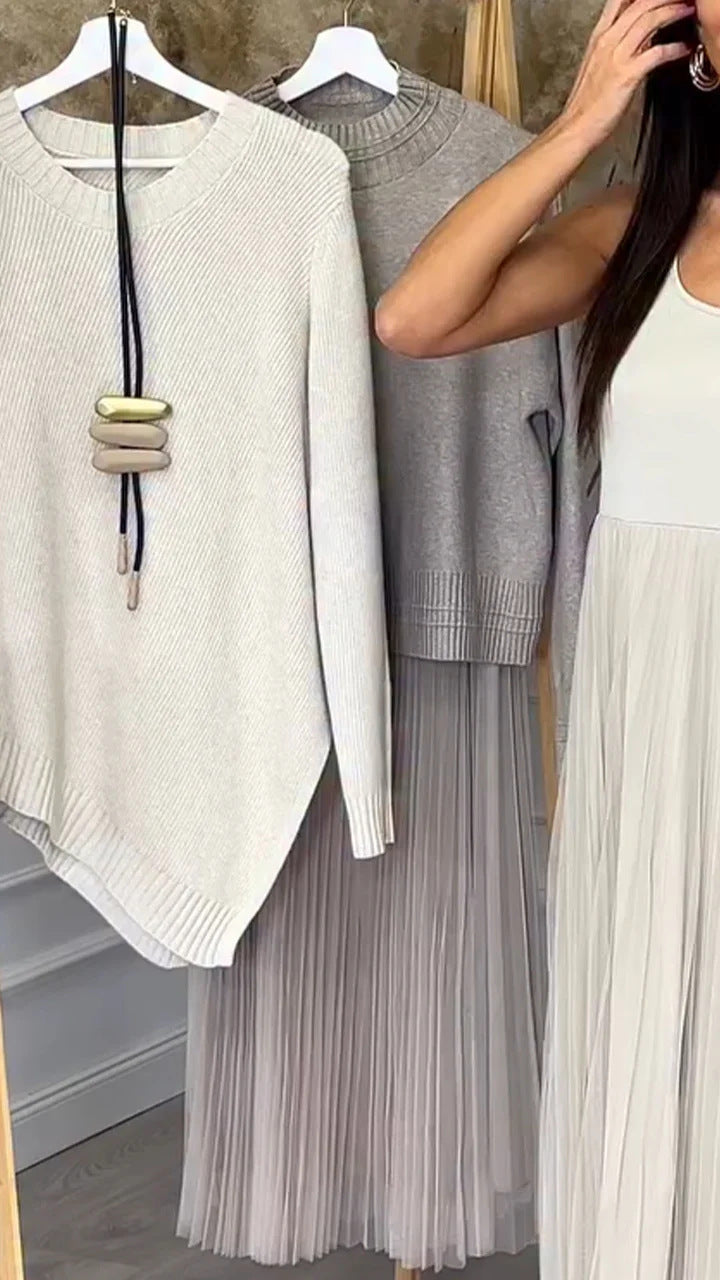 Ensemble Pull Asymétrique et Robe Plissée en Tulle