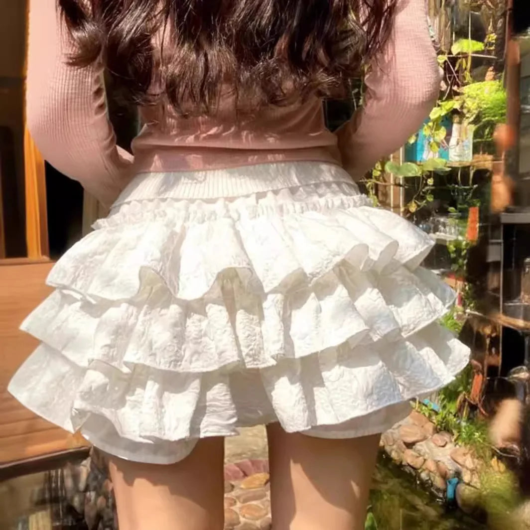 Short Lena en crochet à volants et motif ajouré