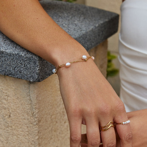 Mehrreihiges Armband mit Süßwasserperlen