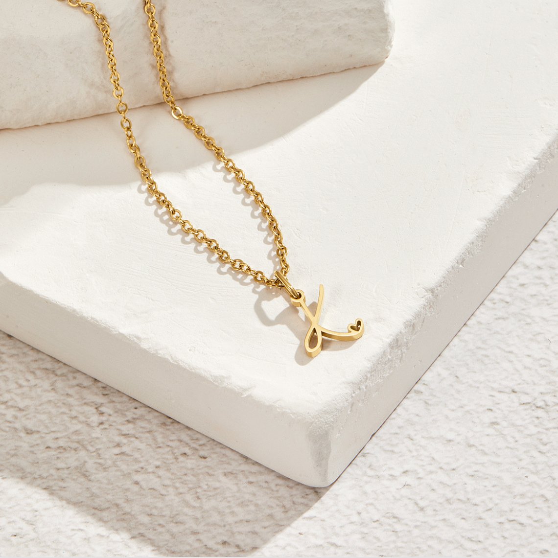 Collier Lettre Cœur Doré