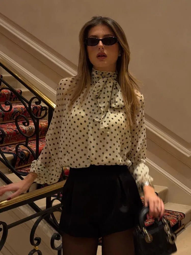 Sofia Blouse à col montant à pois