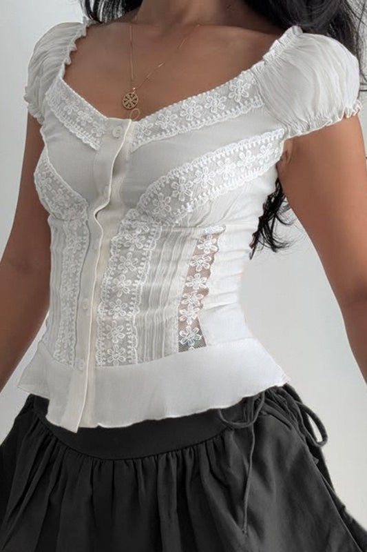 Blouse Hannah en dentelle boutonnée à manches bouffantes