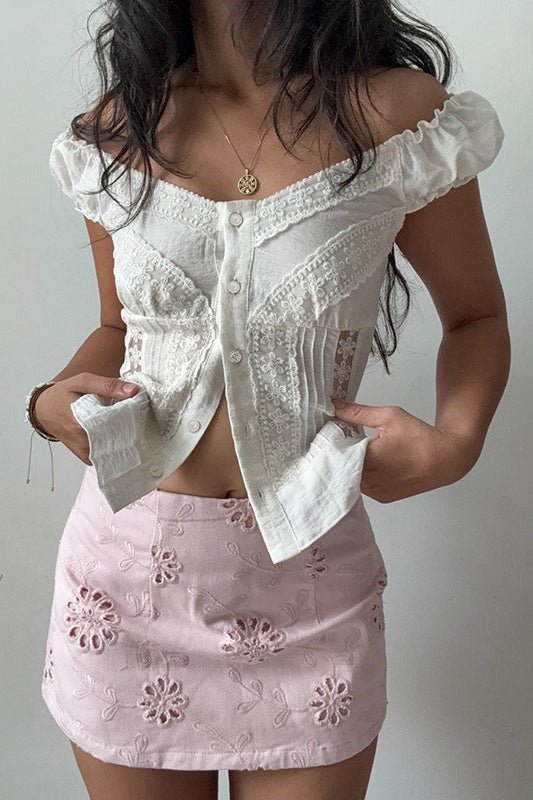 Blouse Hannah en dentelle boutonnée à manches bouffantes