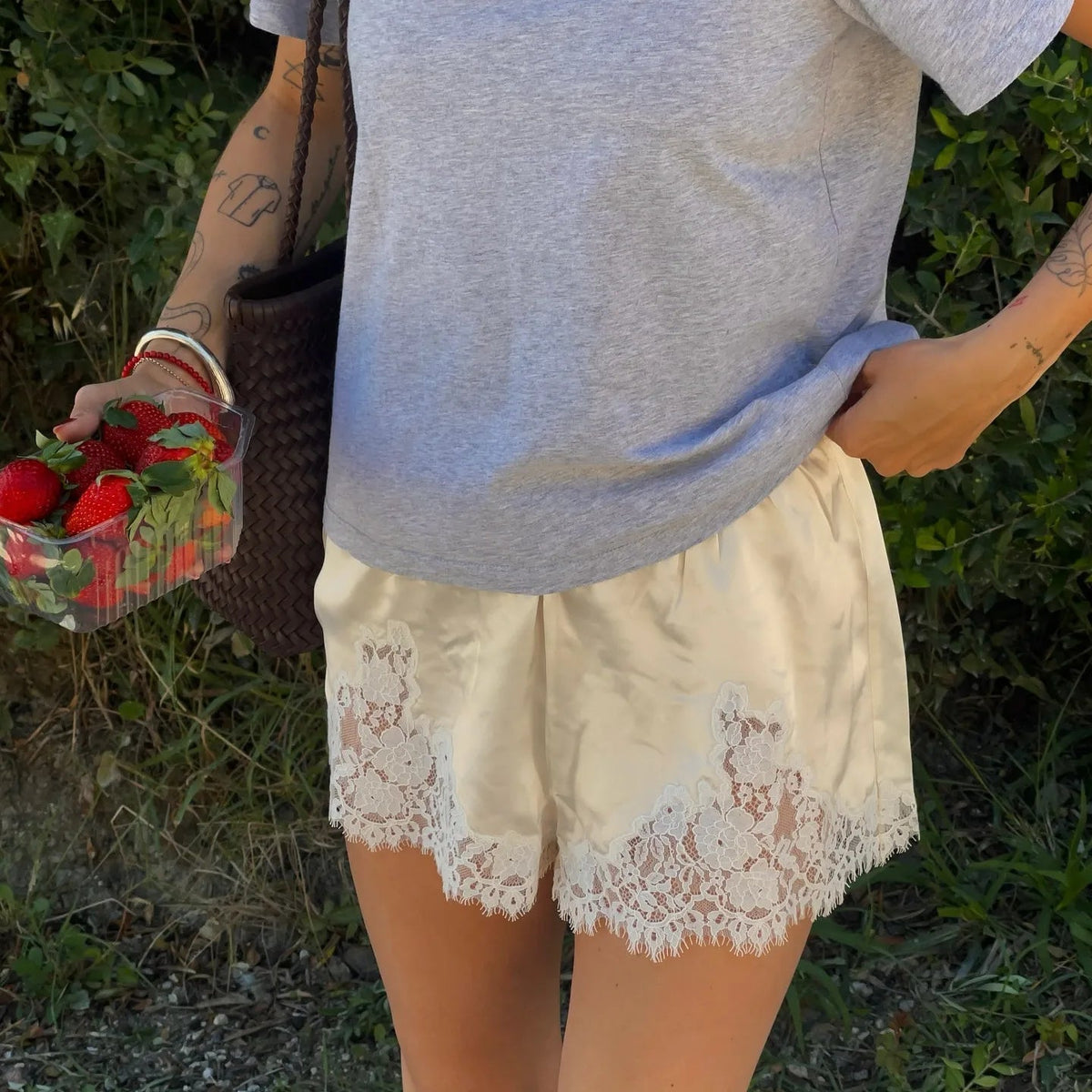 Short Dominique en dentelle de satin soyeux