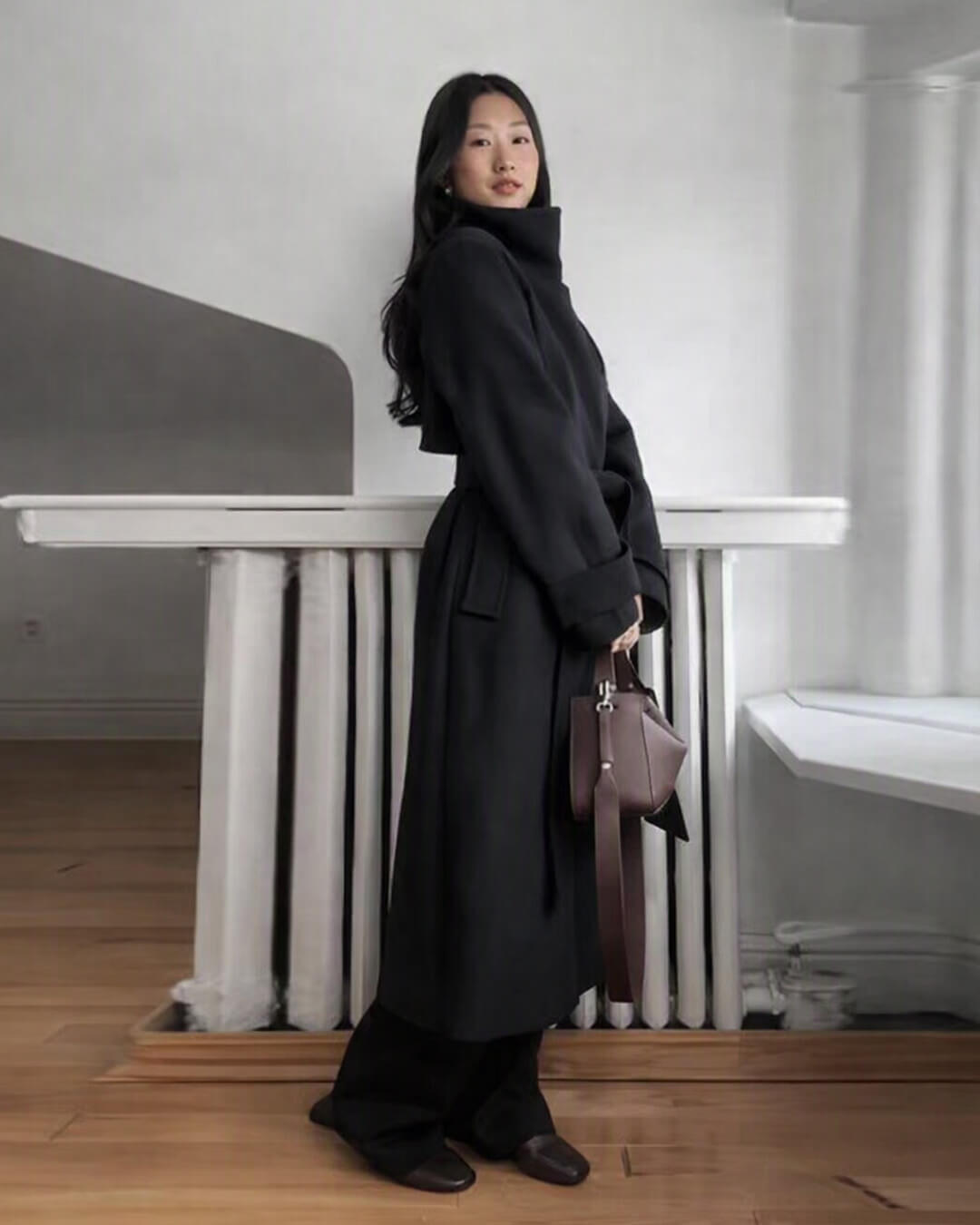 Manteau long Claudine avec ceinture et col montant