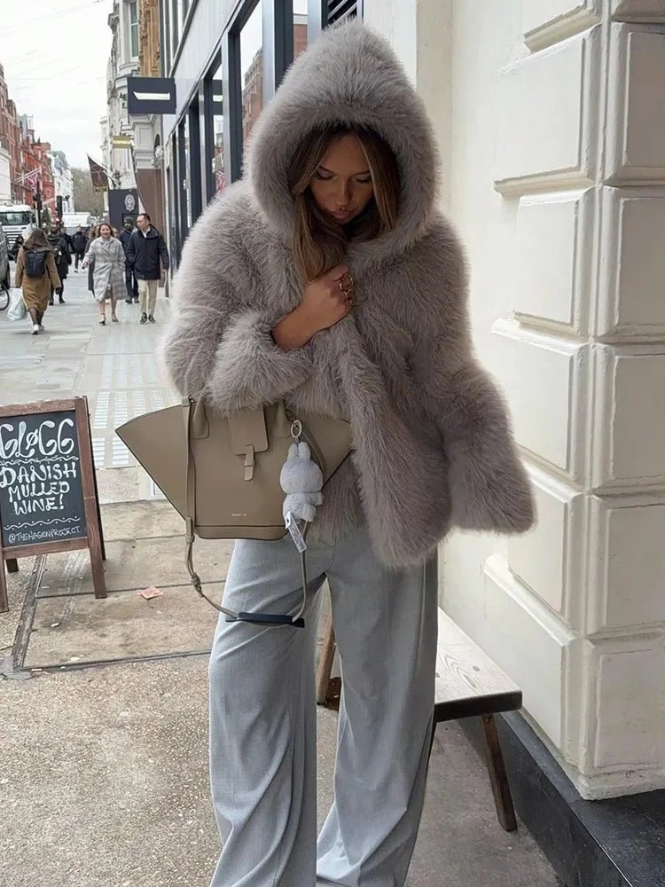 Veste à capuche en fausse fourrure Dana