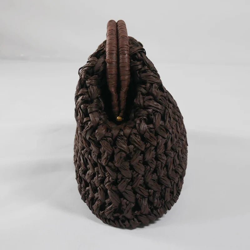 Pochette Celeste en paille tressée avec coquillage