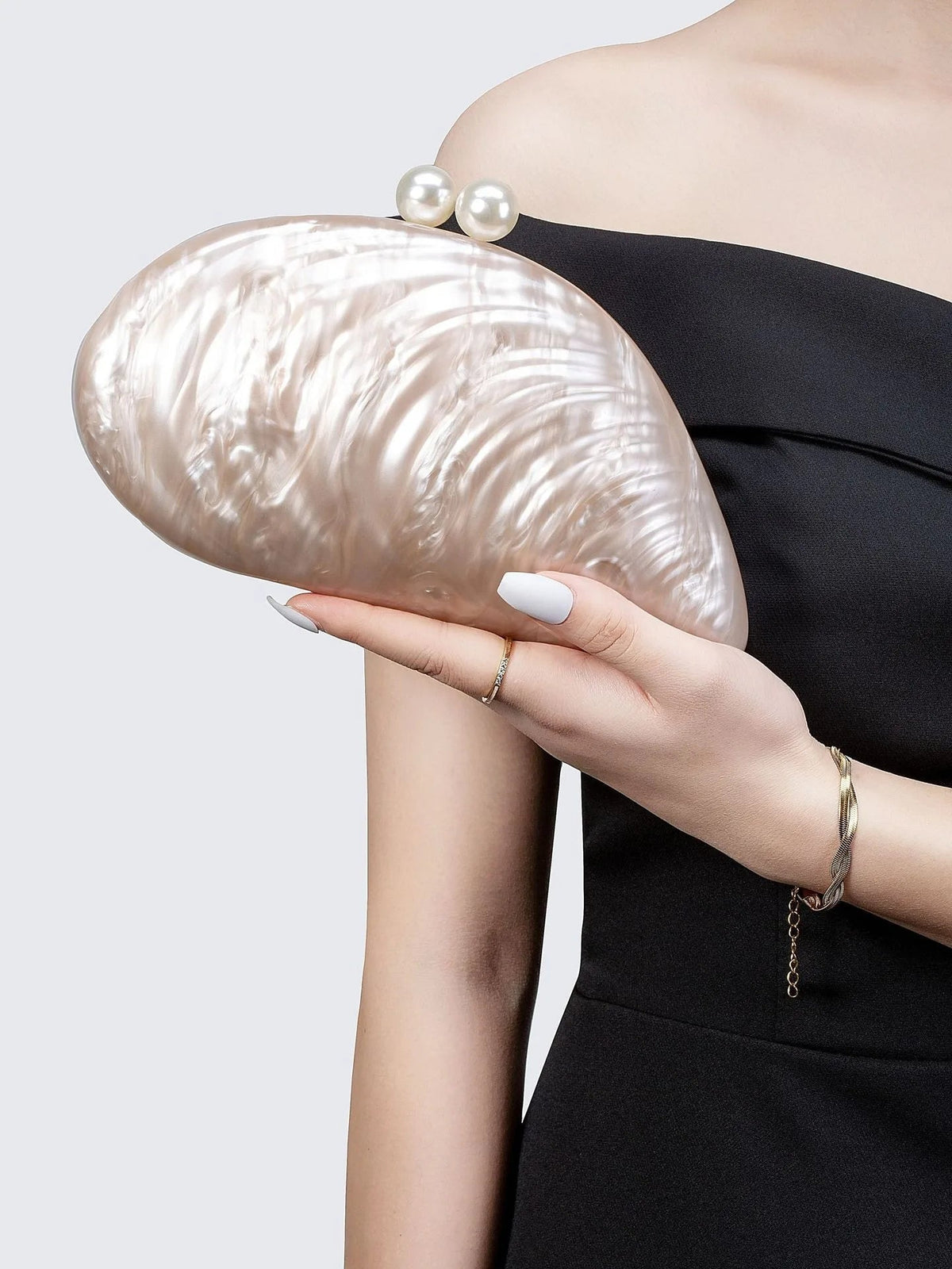 Pochette Valentina en forme de coquillage