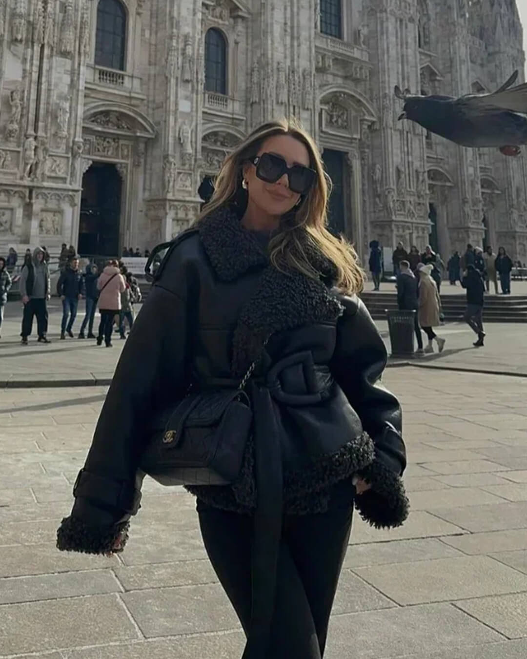 Veste courte en similicuir avec ceinture Cora