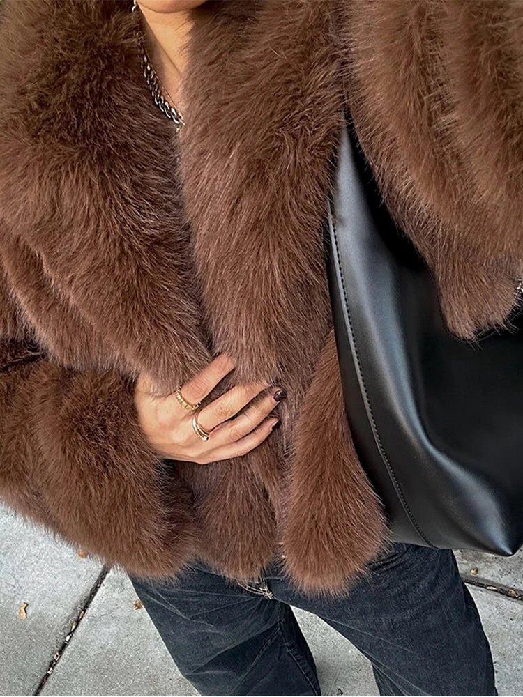 Manteau court en fausse fourrure Elsa