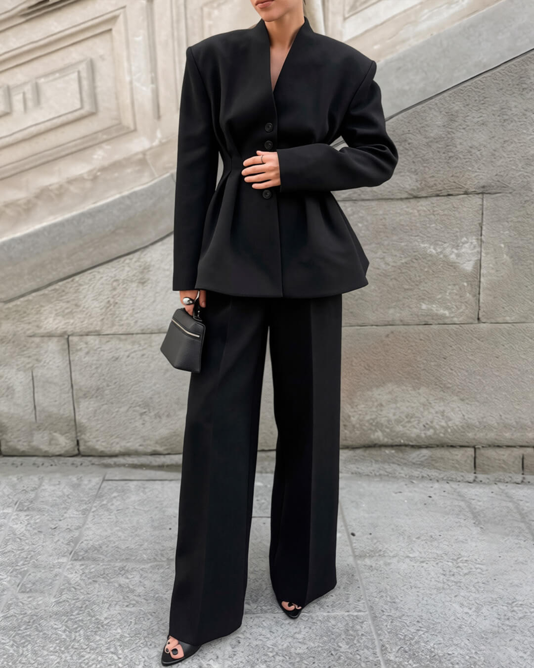 Blazer Empress à taille froncée et décolleté en V