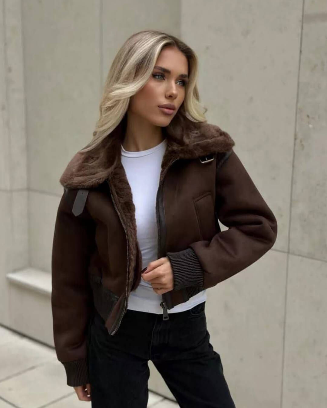 Blouson bomber court en daim Esme
