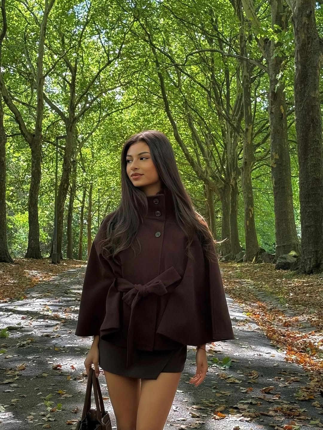 Veste cape élégante à col montant avec ceinture Arianne