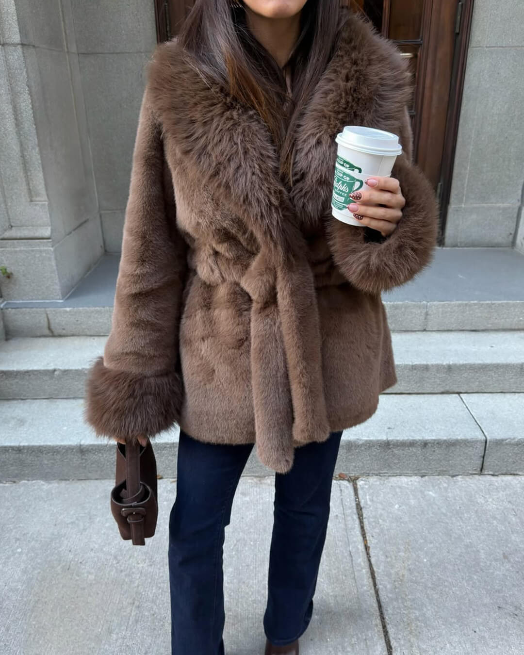 Manteau Jessa avec bordure en fausse fourrure