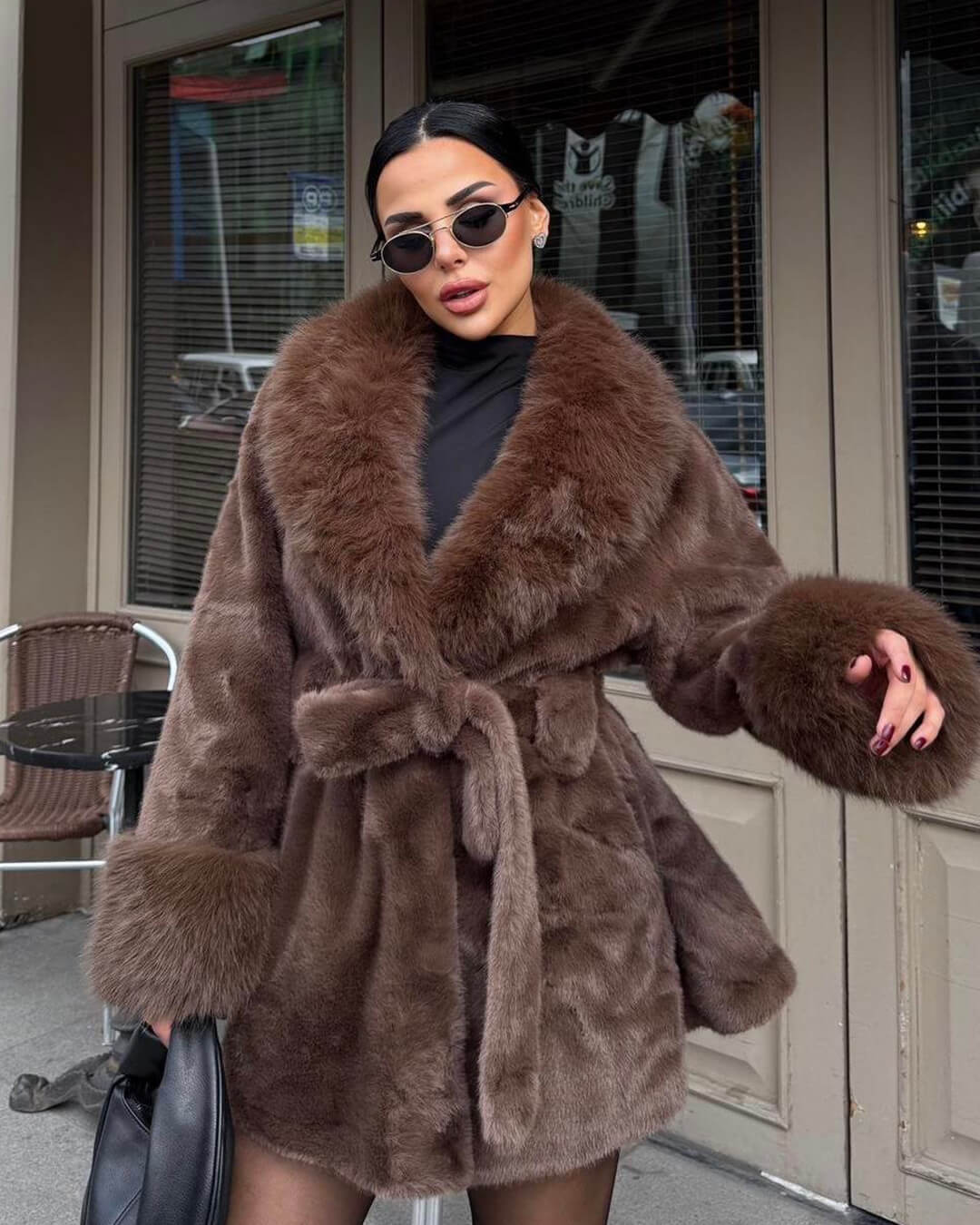 Manteau Jessa avec bordure en fausse fourrure