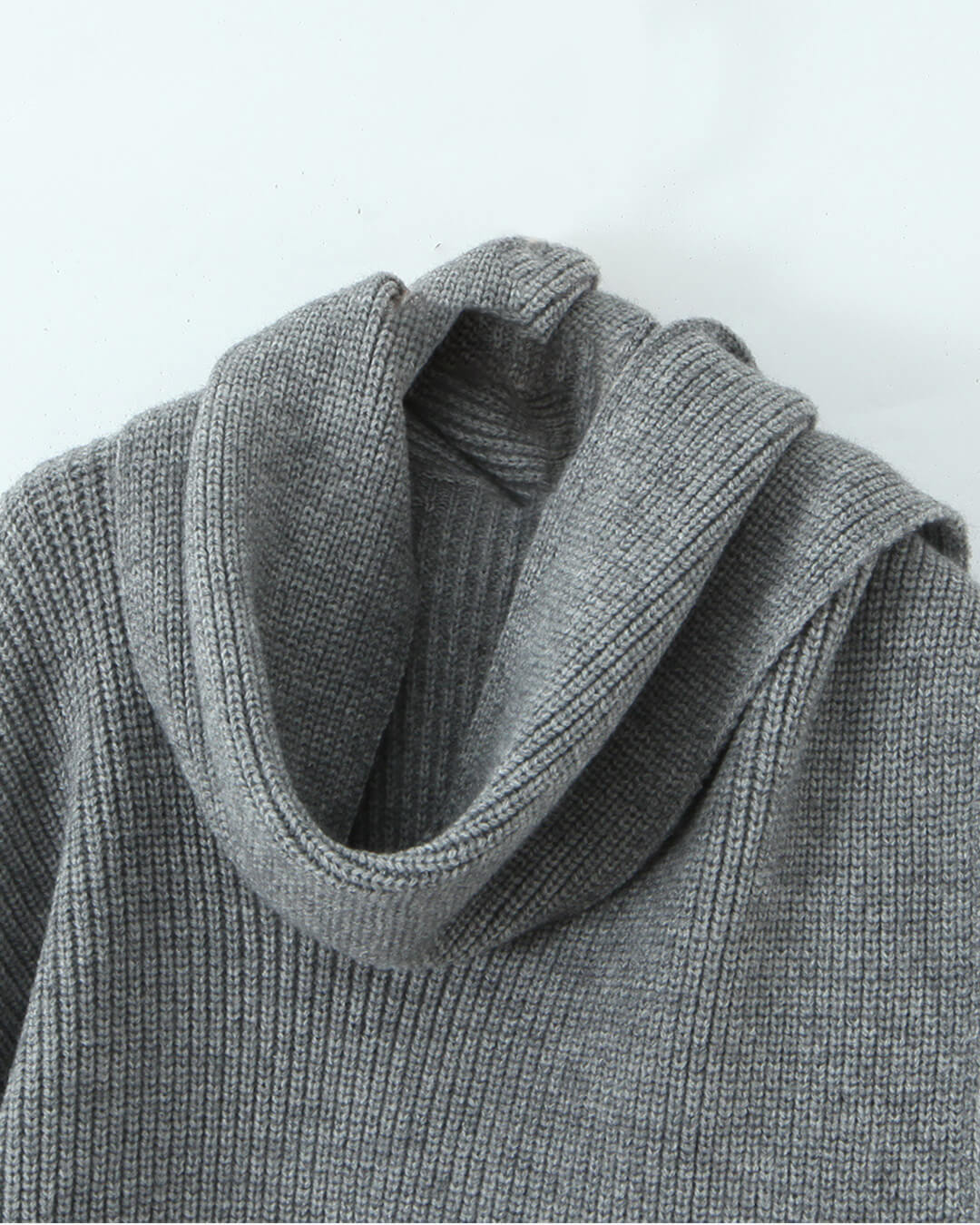 Xia pull en maille ample avec écharpe