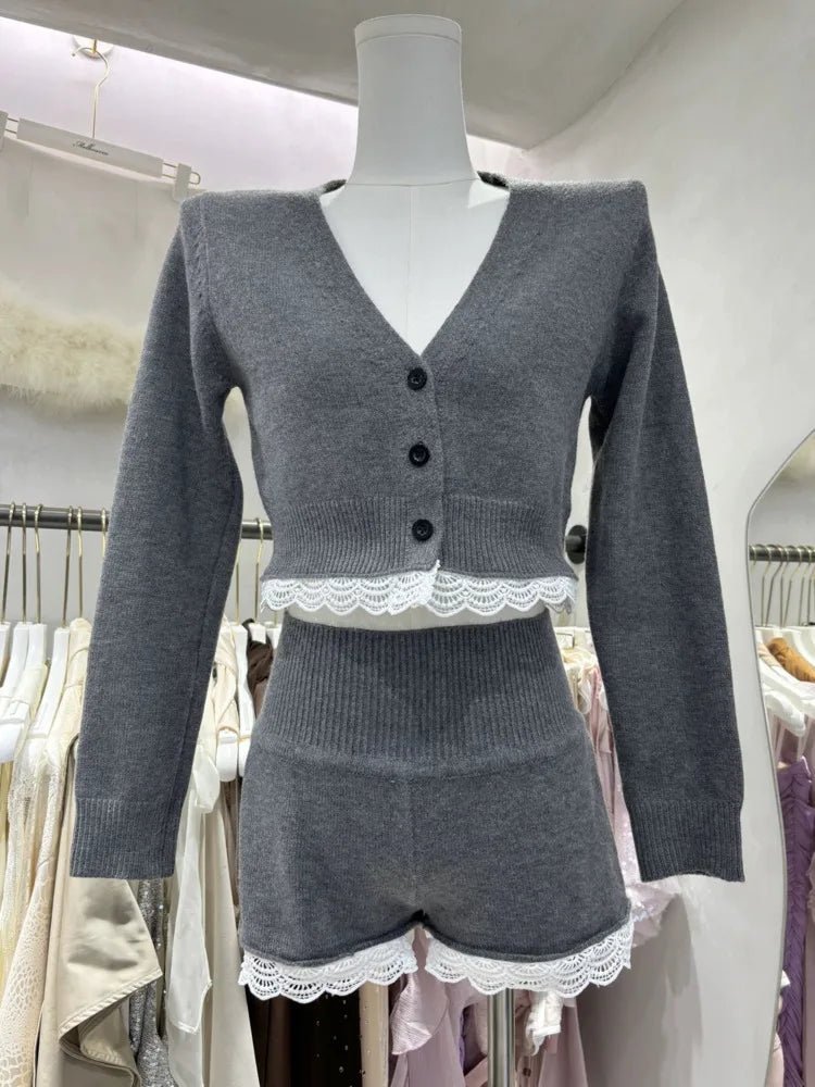 Ensemble short et cardigan Lucy avec bordure en dentelle