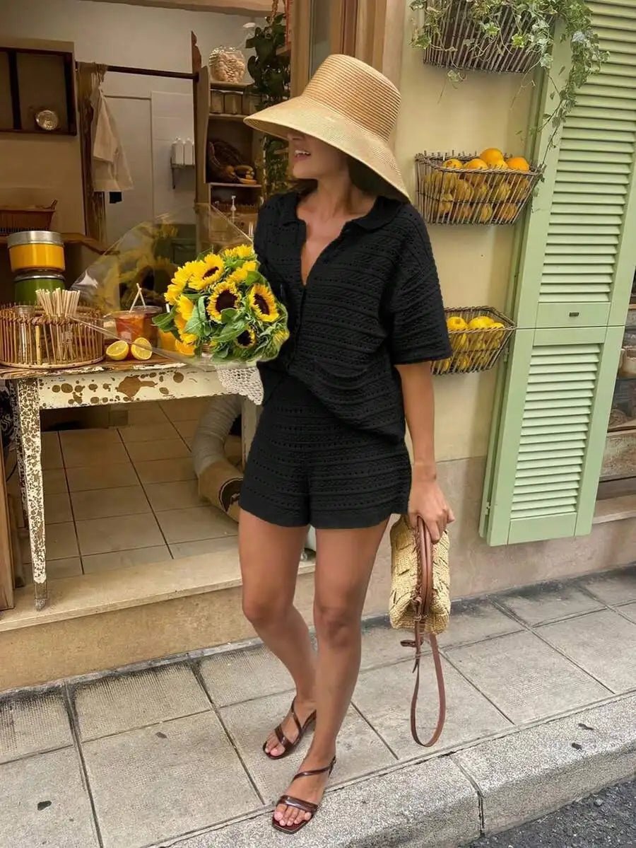 Ensemble Sasha composé d’un cardigan en maille unie et d’un short