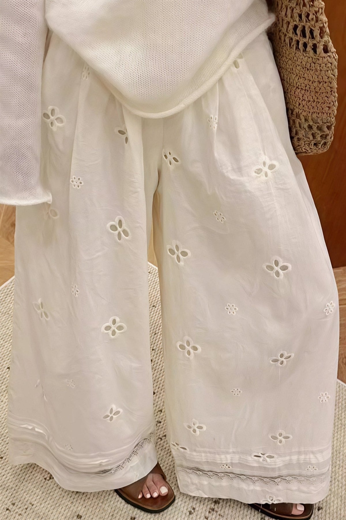 Ella Pantalon large en dentelle ajourée
