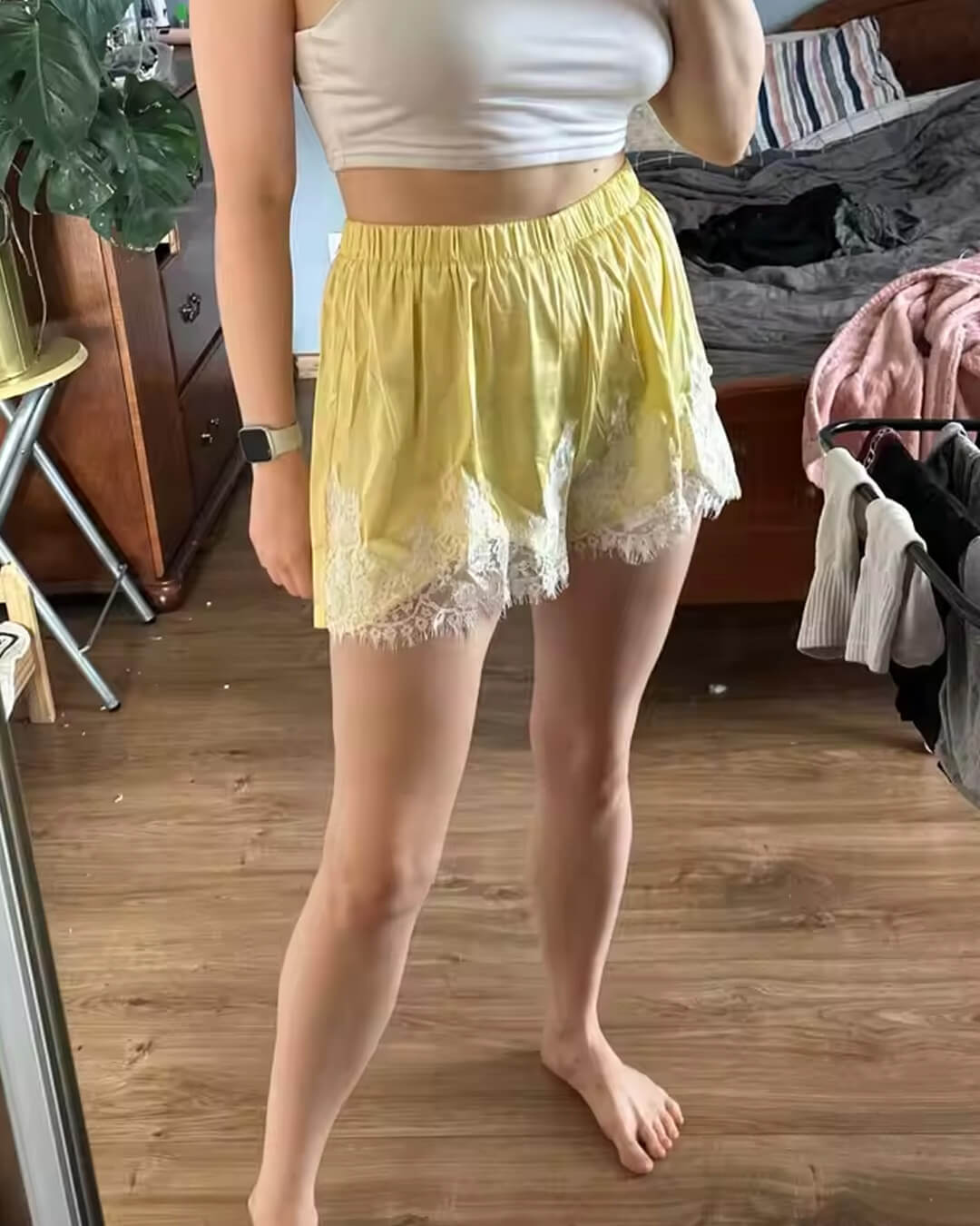 Shorty Laura en satin avec dentelle