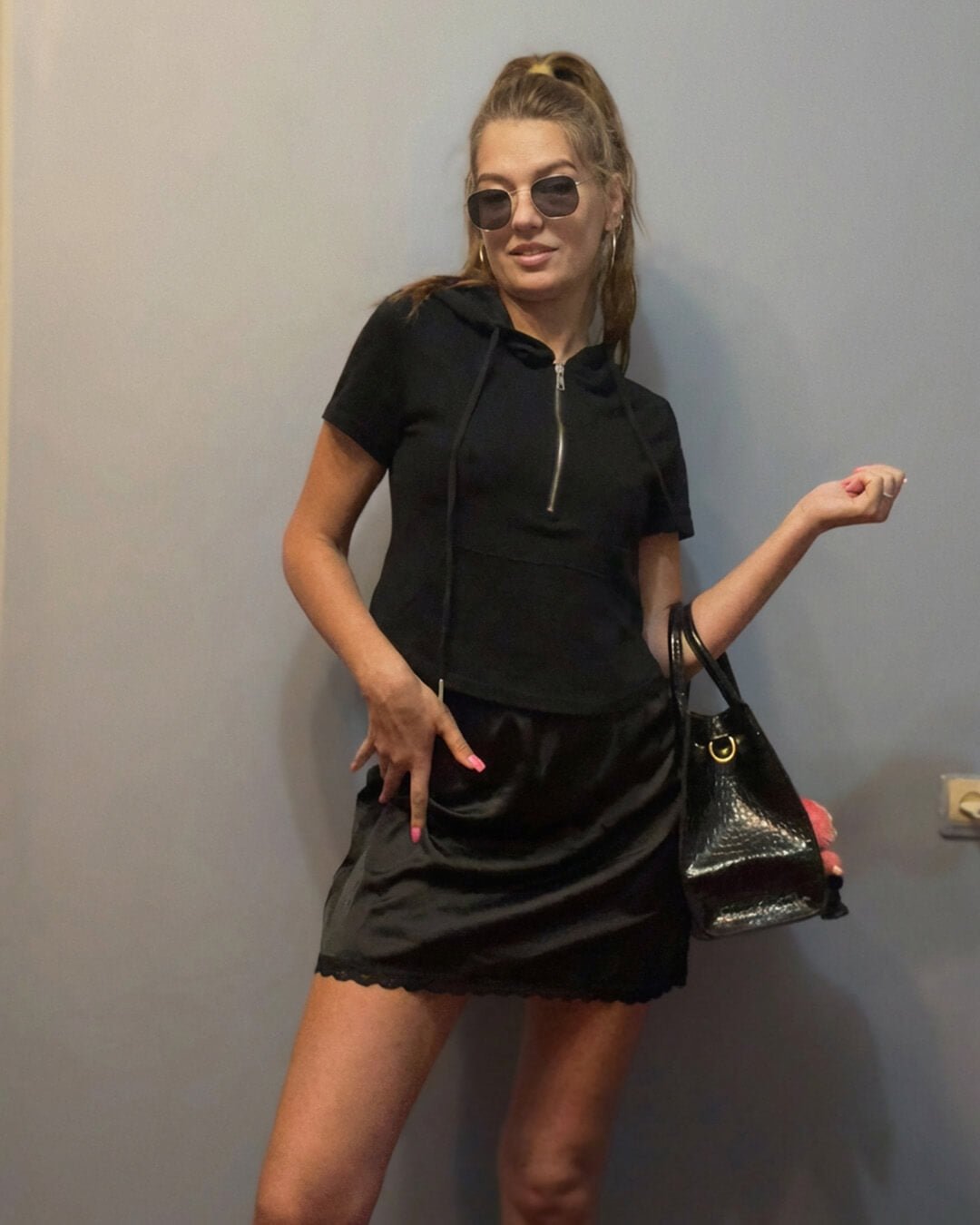 Mini-jupe Johana satinée avec dentelle