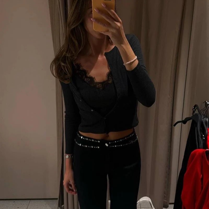 Top Ada avec empiècements et dentelle