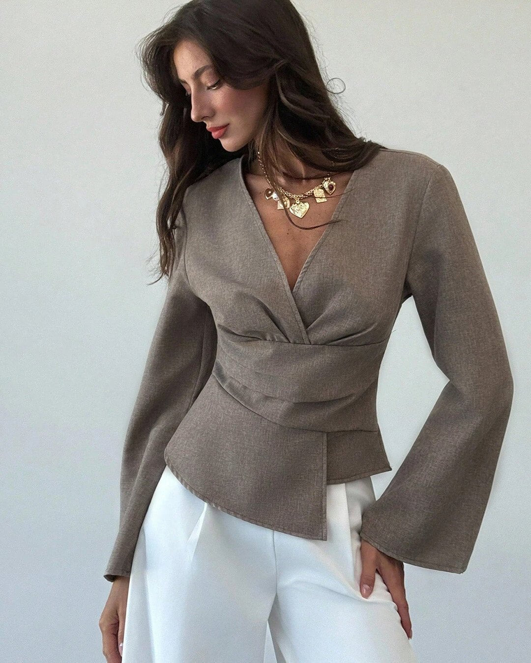 Blouse Chantelle asymétrique à manches évasées