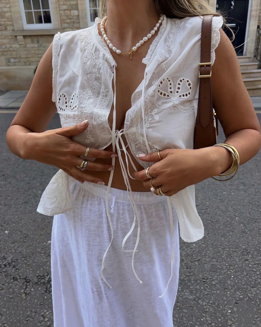 Blouse Juvie brodée avec bordure en dentelle